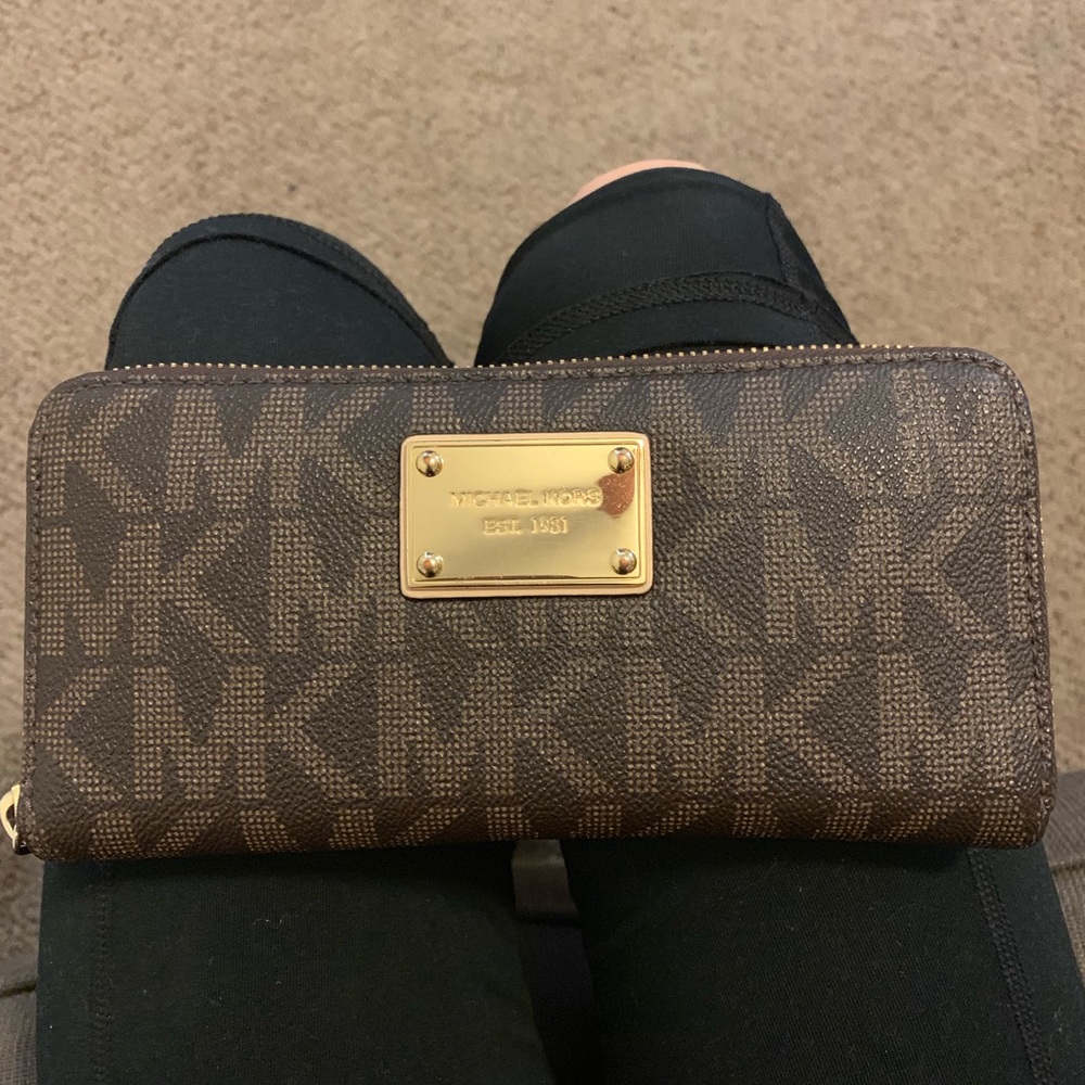 Micheal Kors wallet